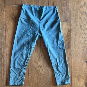 lululemon athletica green Capris